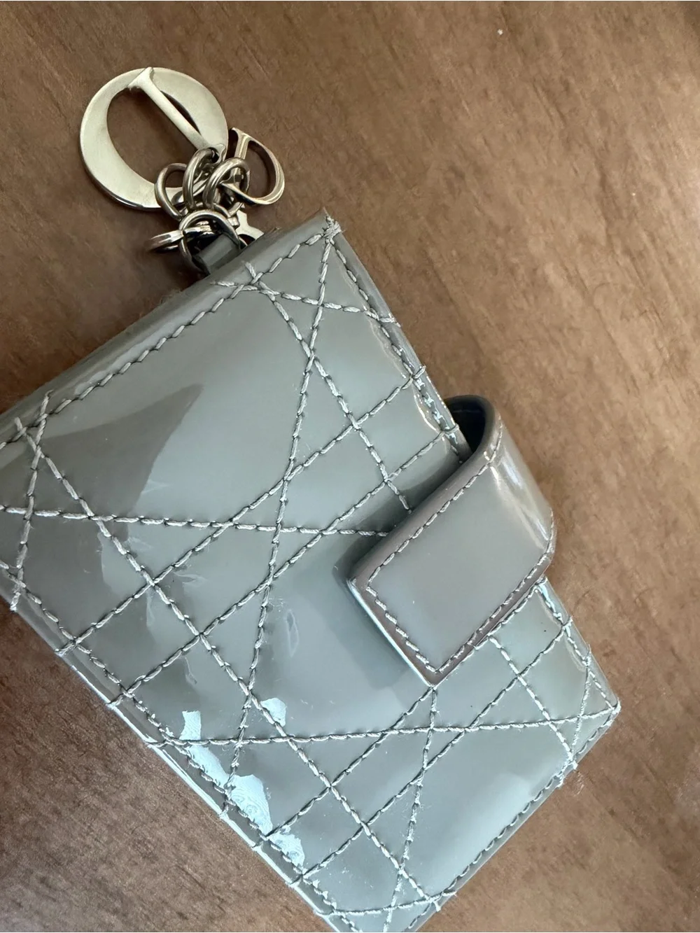 Authentic Christian Dior Lady Dior Grey Patent Cannage 5-Gusset Card Holder